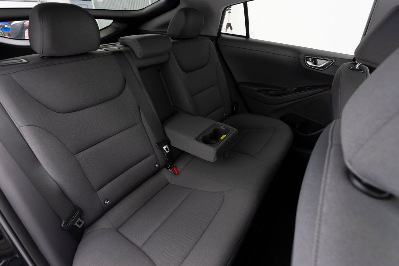 Foto Hyundai IONIQ 16