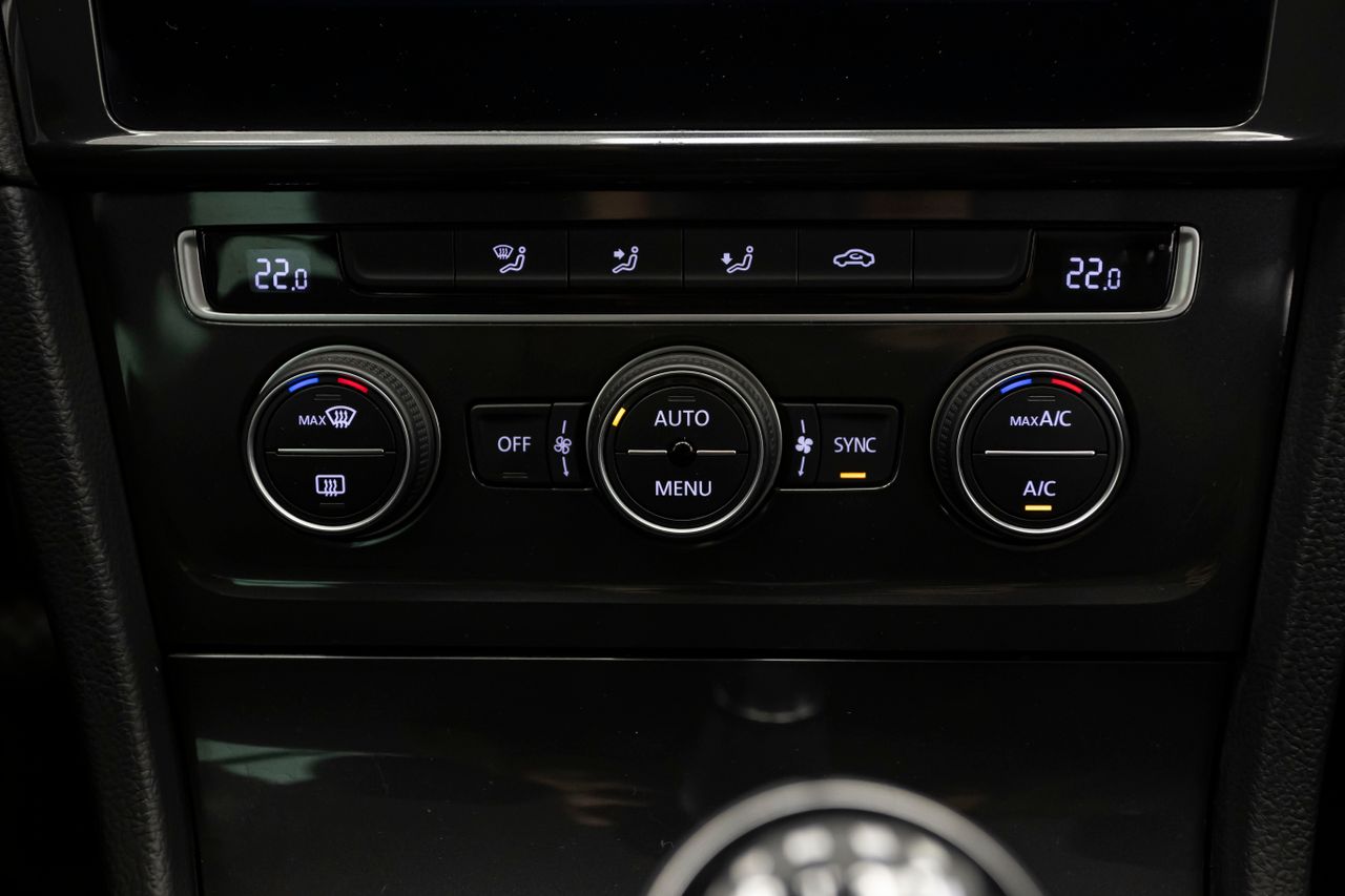 Foto Volkswagen Golf 9