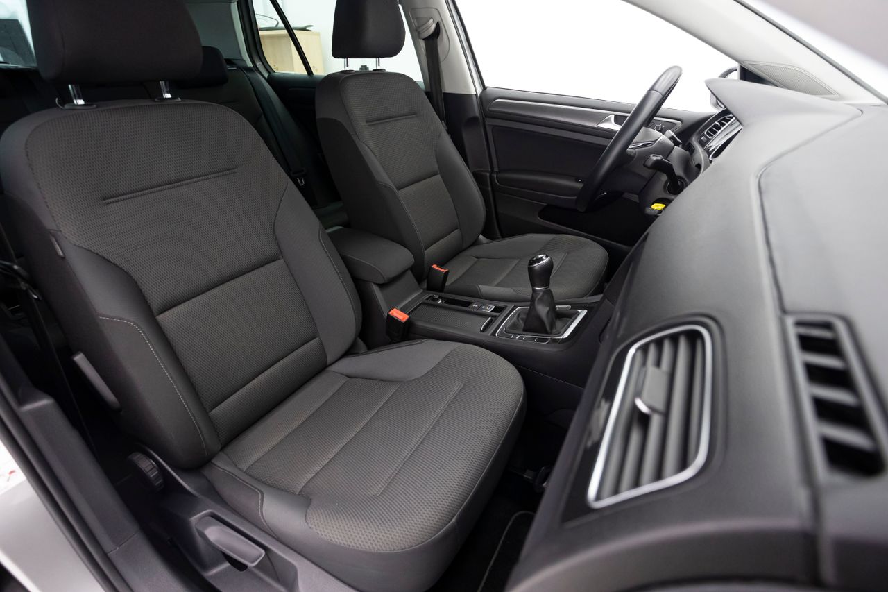 Foto Volkswagen Golf 23