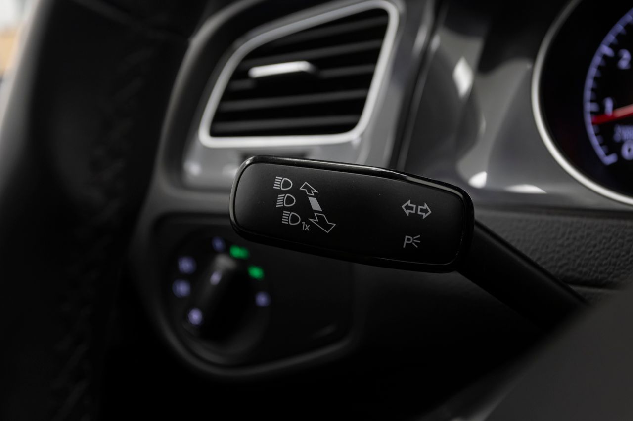 Foto Volkswagen Golf 32