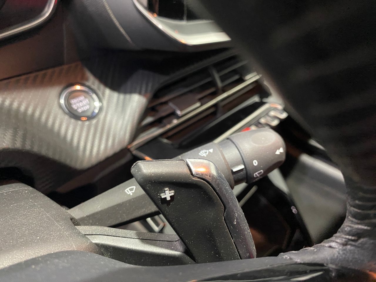 Foto Peugeot 208 12