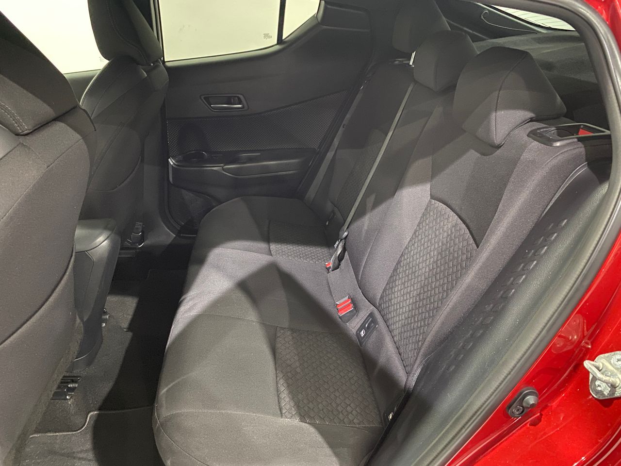 Foto Toyota C-HR 9