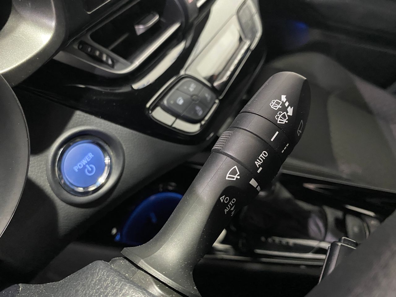 Foto Toyota C-HR 12