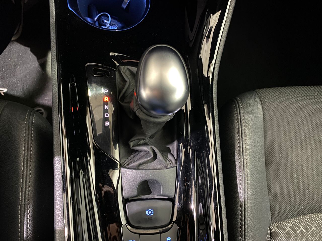 Foto Toyota C-HR 16
