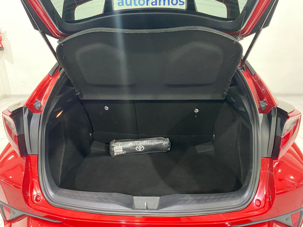 Foto Toyota C-HR 23