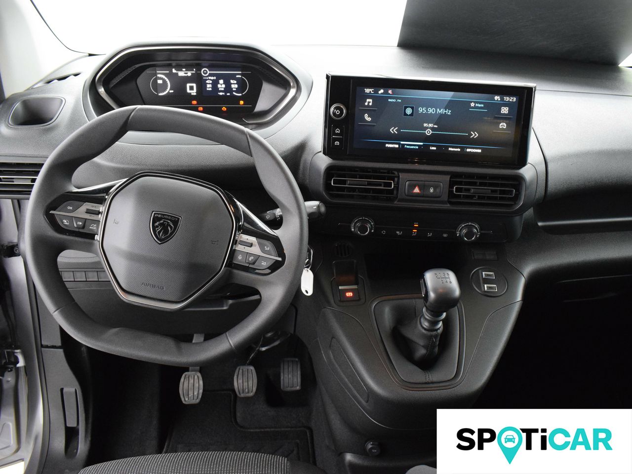 Foto Peugeot Rifter 8