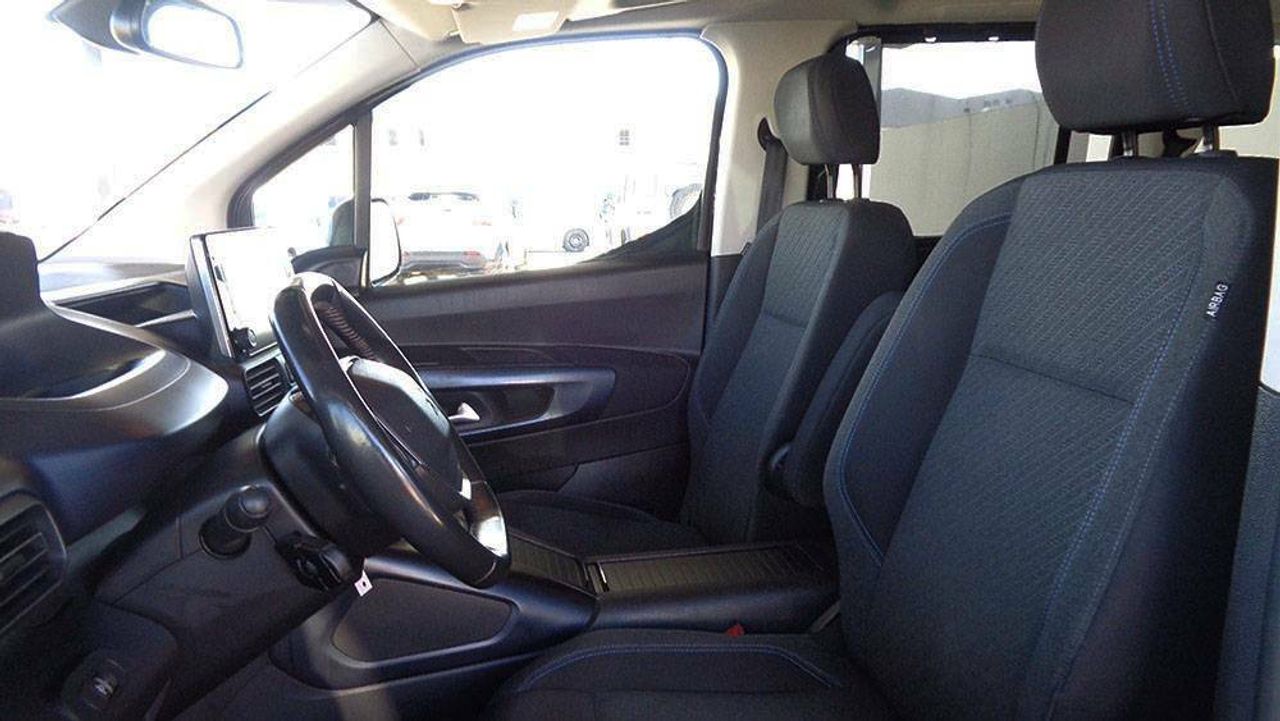 Foto Peugeot Rifter 11