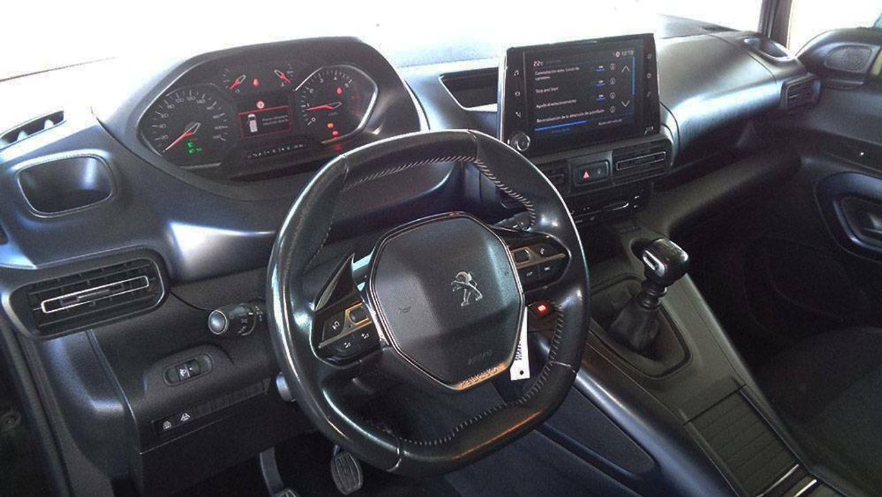 Foto Peugeot Rifter 12