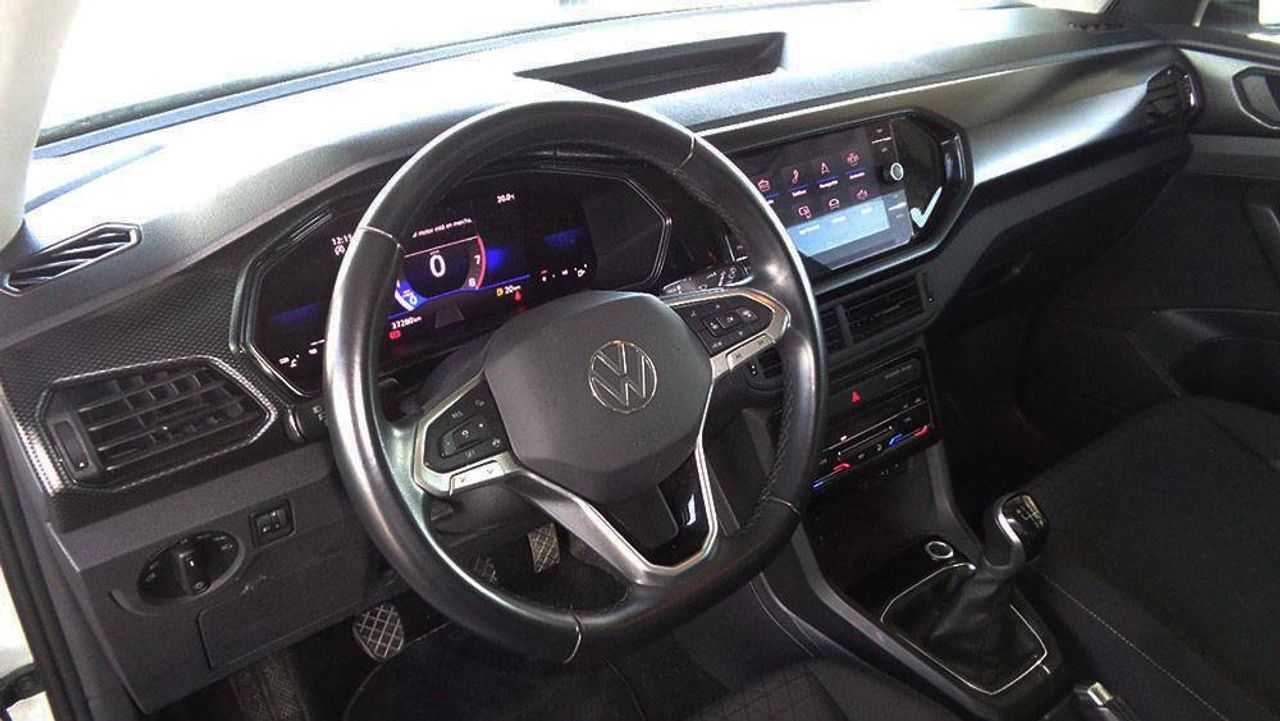Foto Volkswagen T-Cross 12