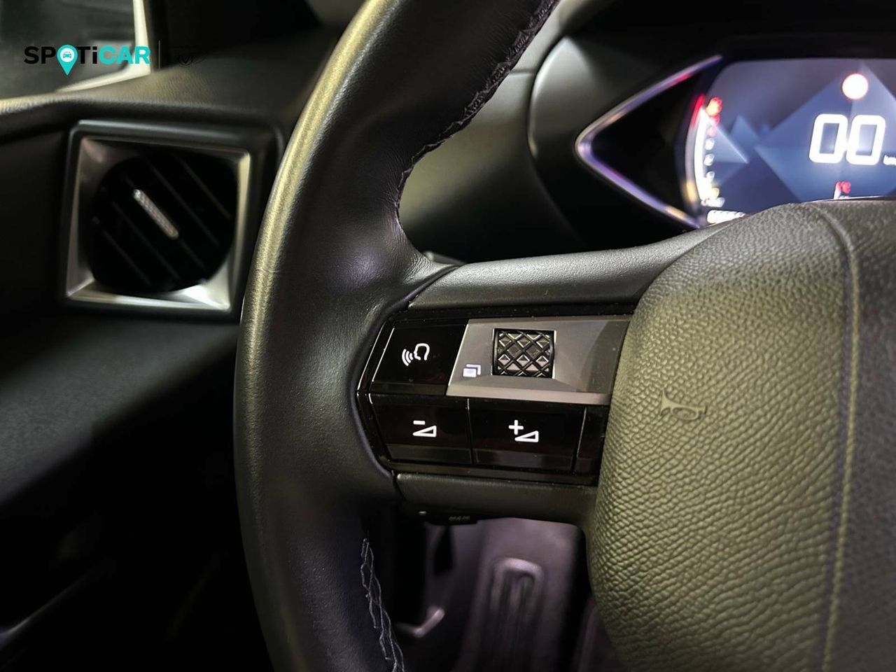 Foto DS Automobiles DS 3 22