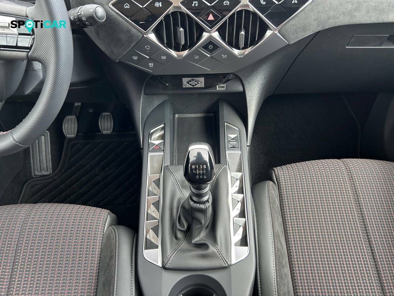 Foto DS Automobiles DS 3 11