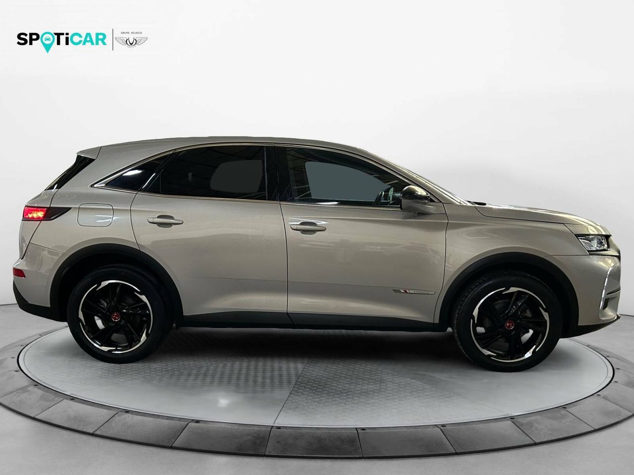 Foto DS Automobiles DS 7 6