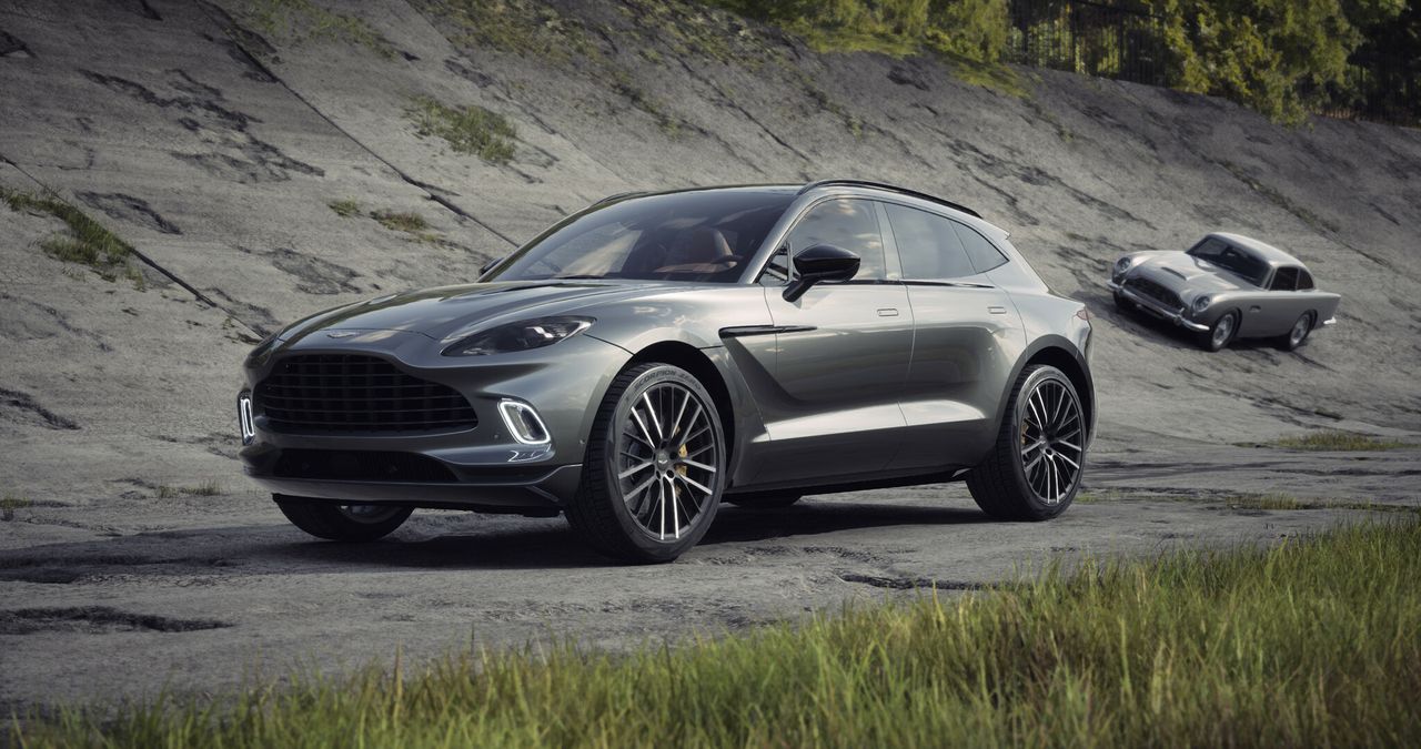 Foto Aston martin DBX 8