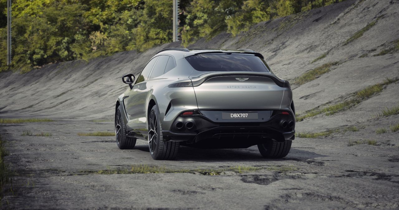 Foto Aston martin DBX 13