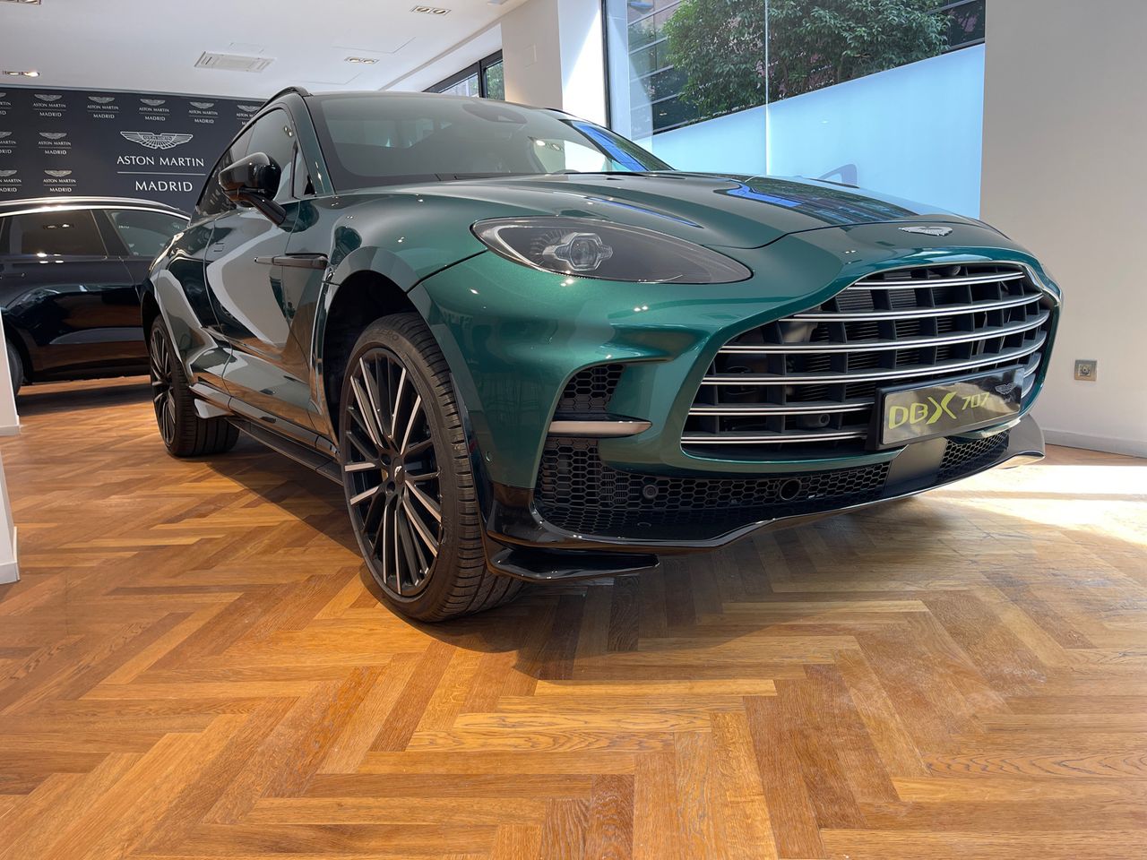 Foto Aston martin DBX 1