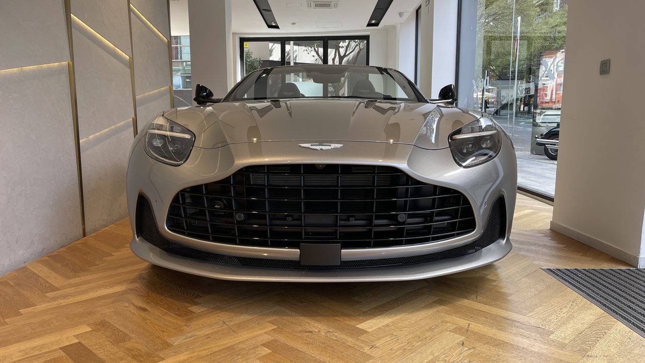 Foto Aston martin DB12 6