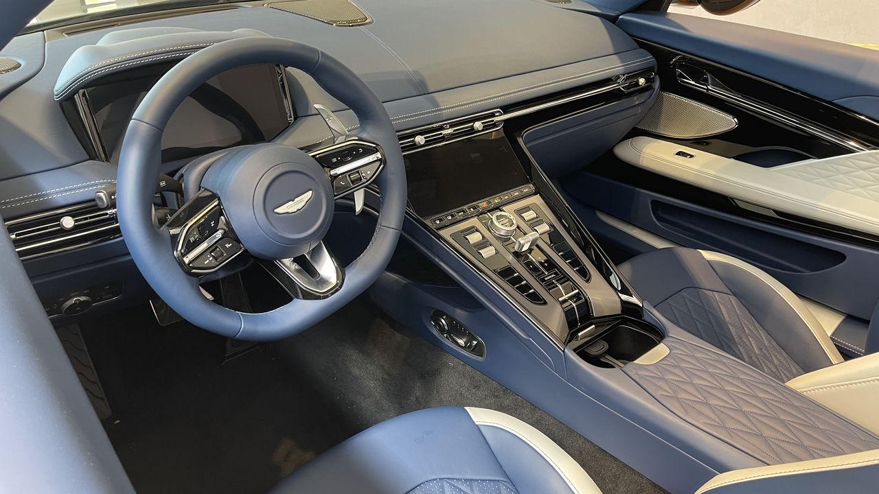 Foto Aston martin DB12 7
