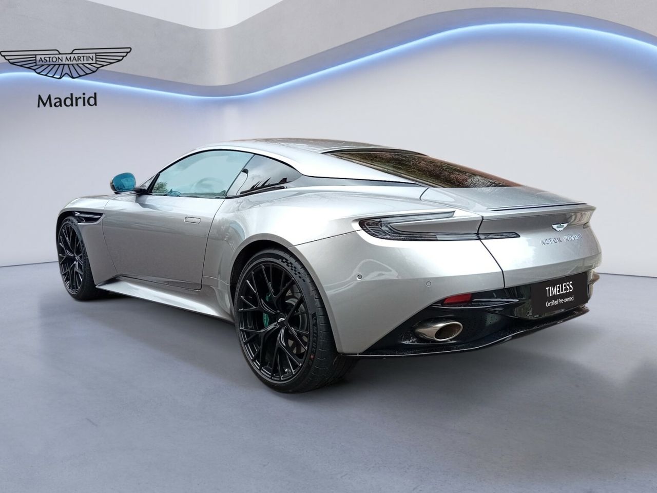 Foto Aston martin DB12 4