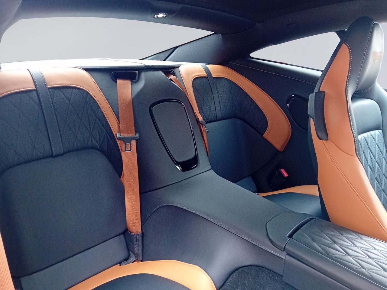 Foto Aston martin DB12 10