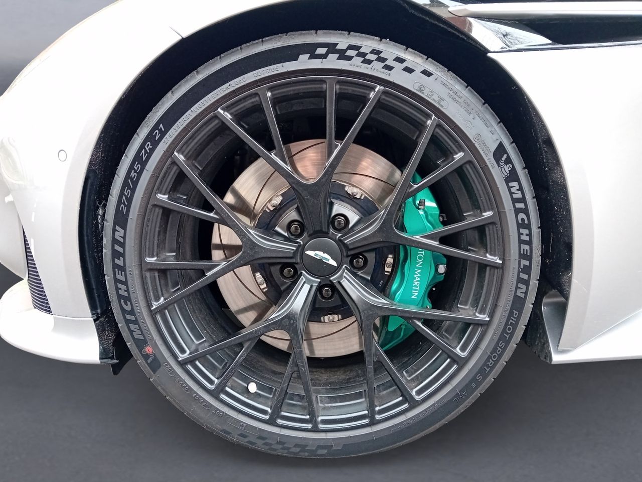 Foto Aston martin DB12 16