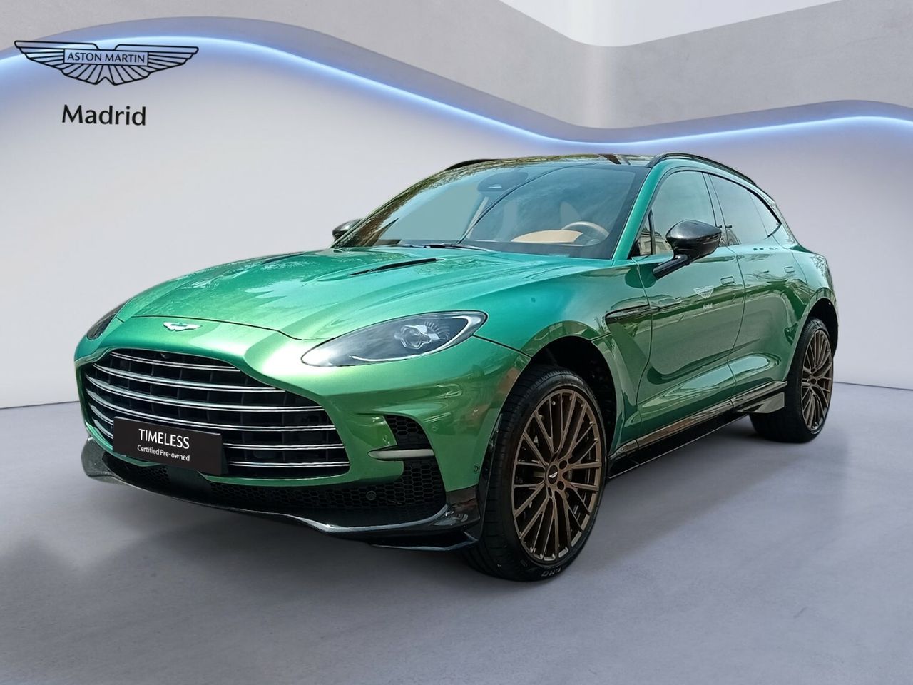Foto Aston martin DBX 2