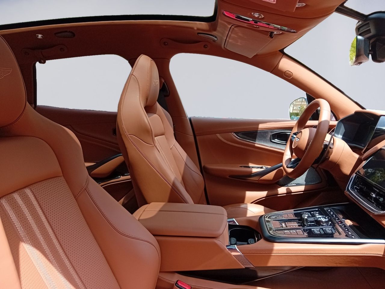 Foto Aston martin DBX 11