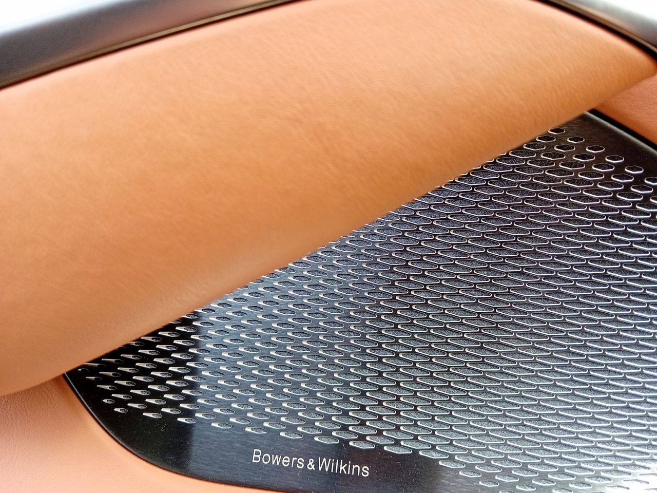 Foto Aston martin DBX 17