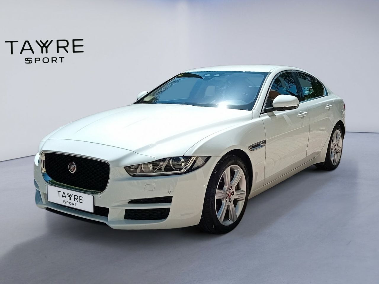 Foto Jaguar XE 3