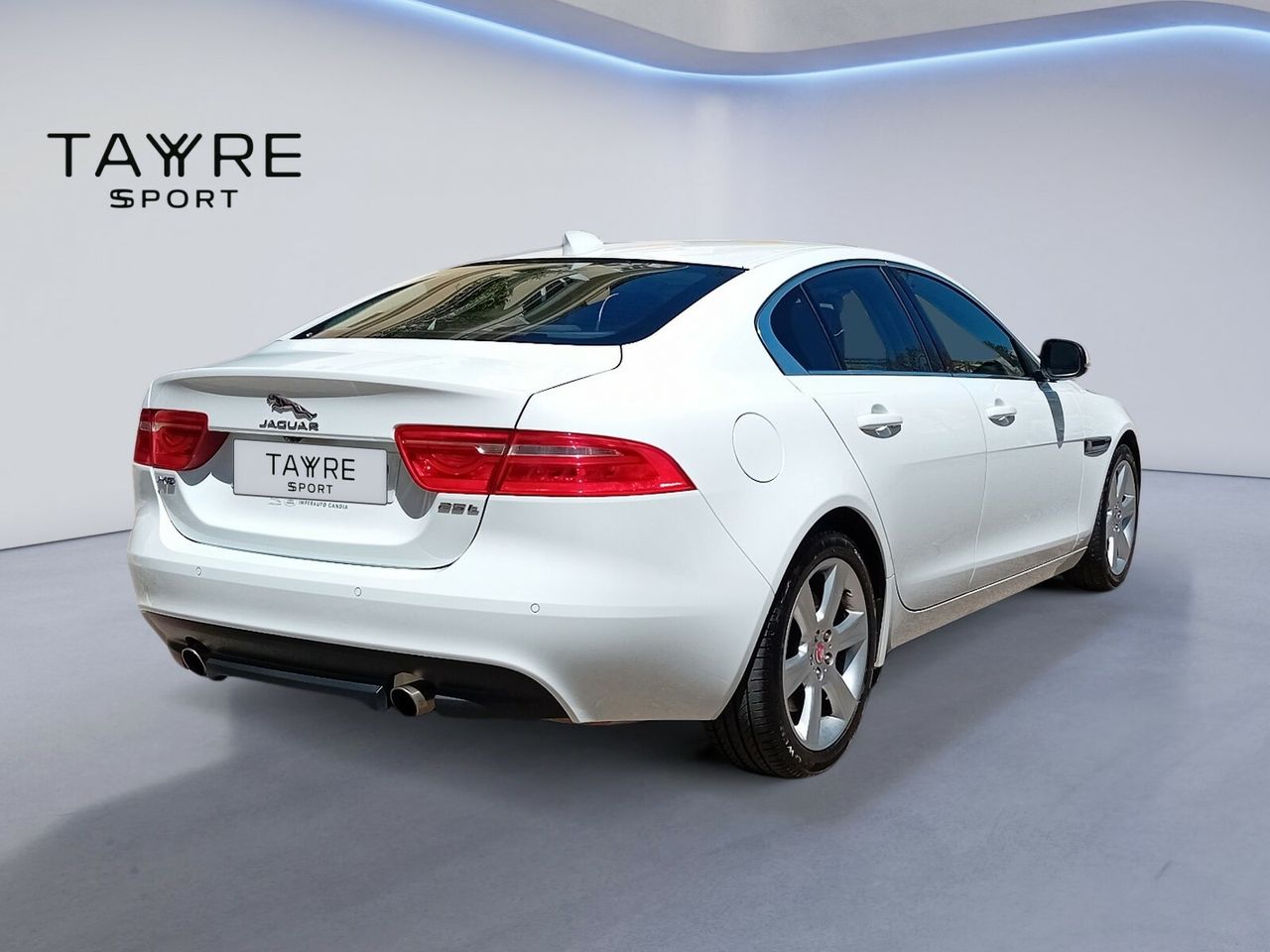 Foto Jaguar XE 4