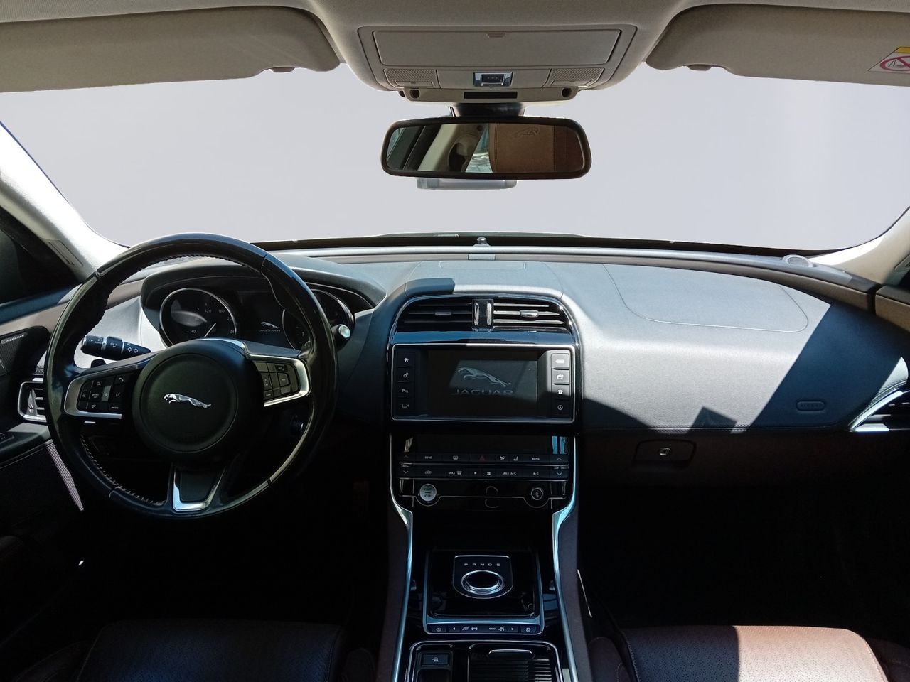 Foto Jaguar XE 7