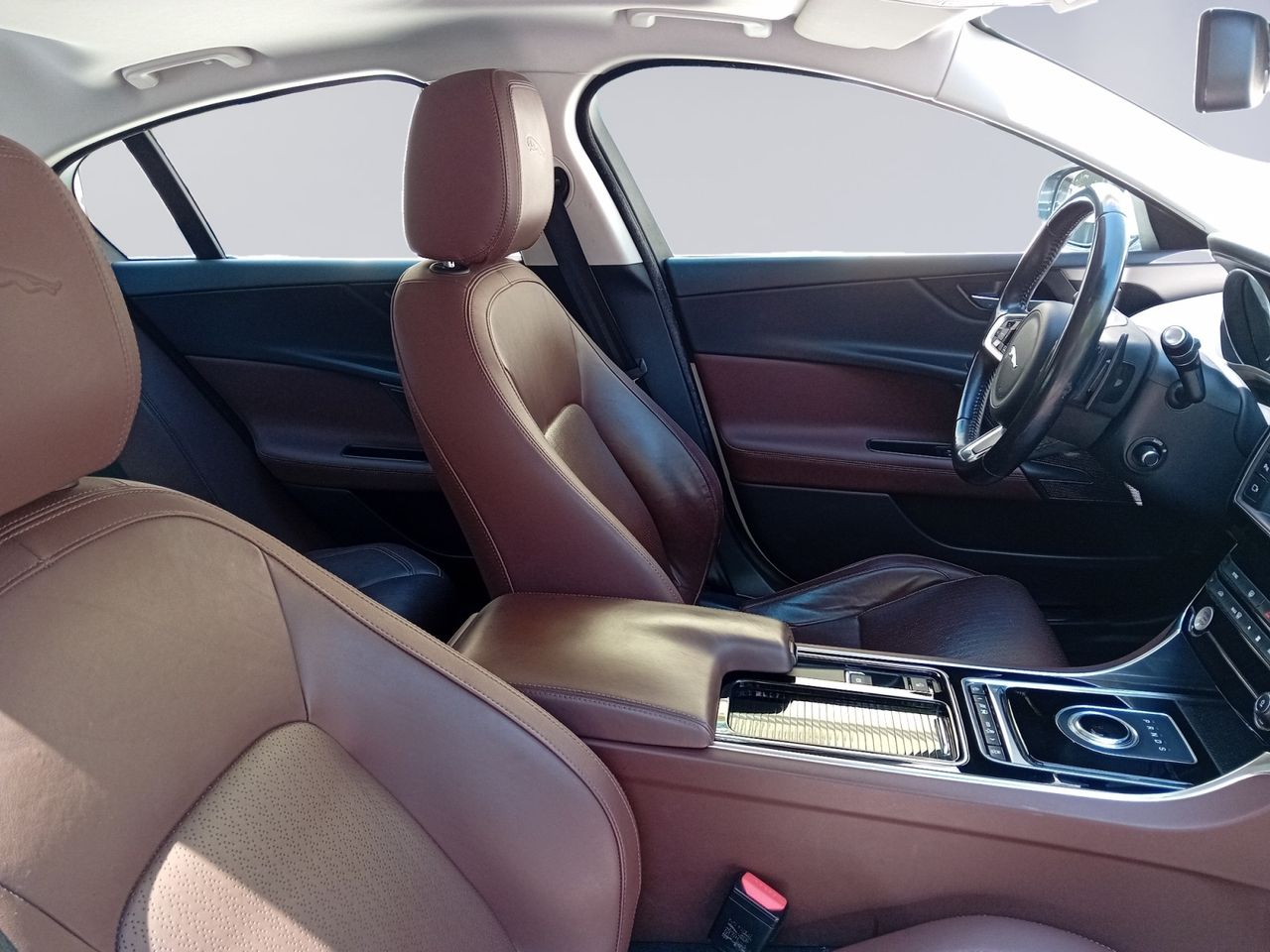 Foto Jaguar XE 10