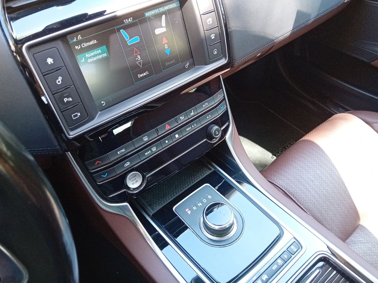 Foto Jaguar XE 12