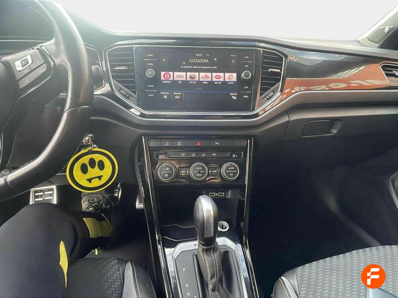 Foto Volkswagen T-Roc 11