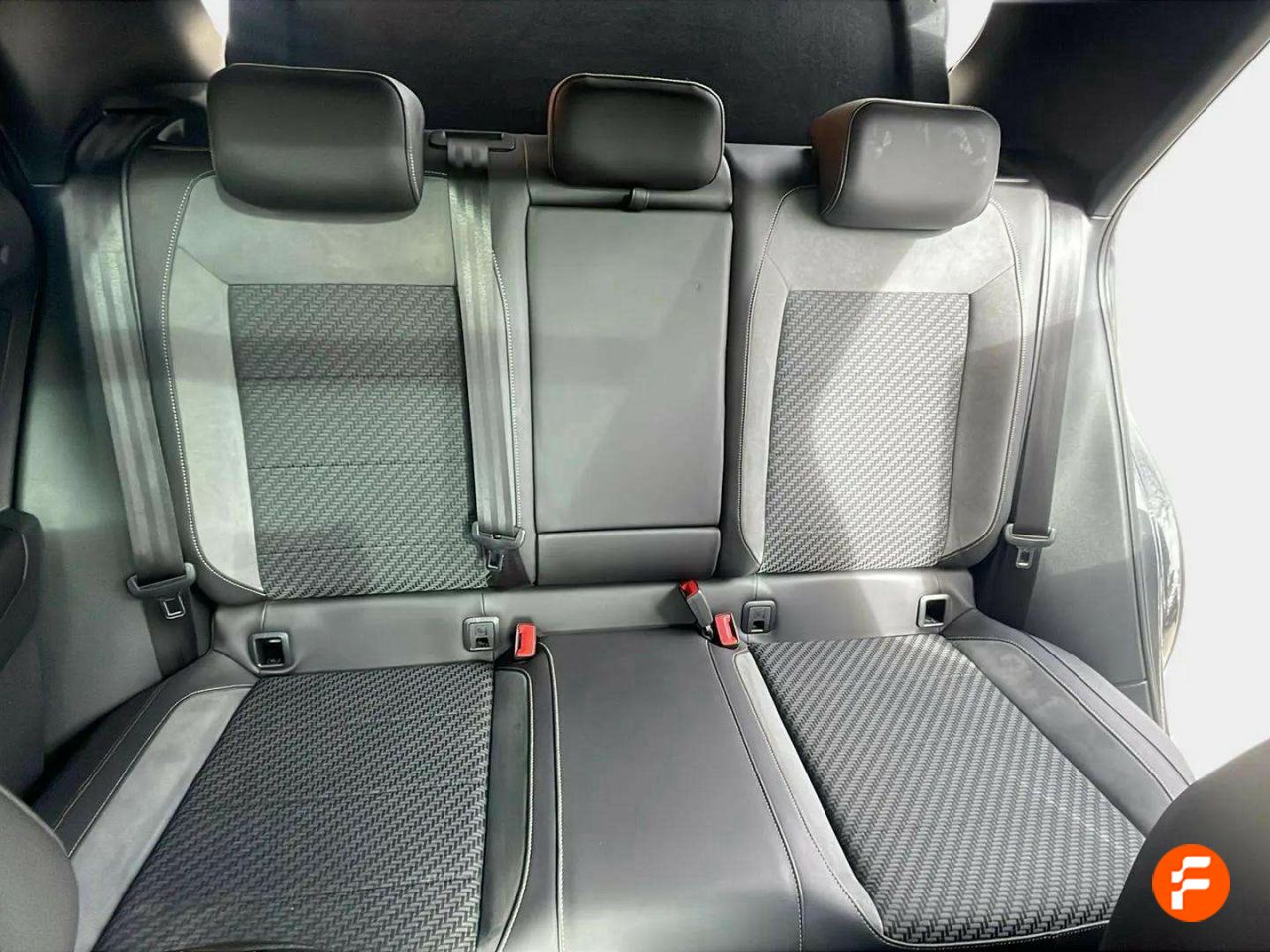 Foto Volkswagen T-Roc 16