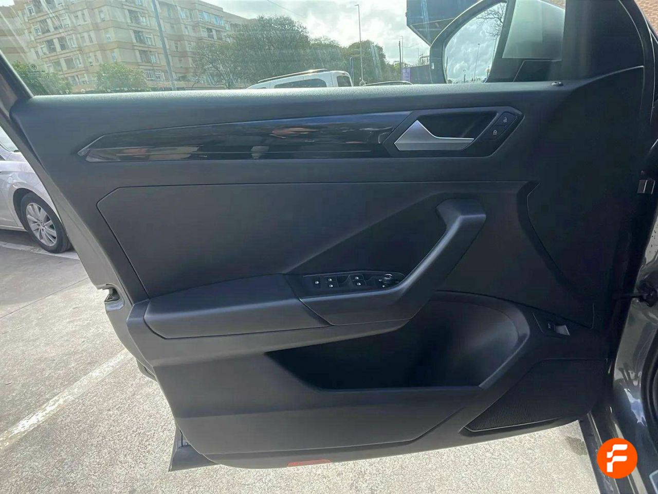 Foto Volkswagen T-Roc 21