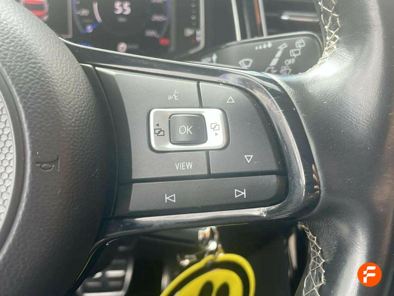 Foto Volkswagen T-Roc 24
