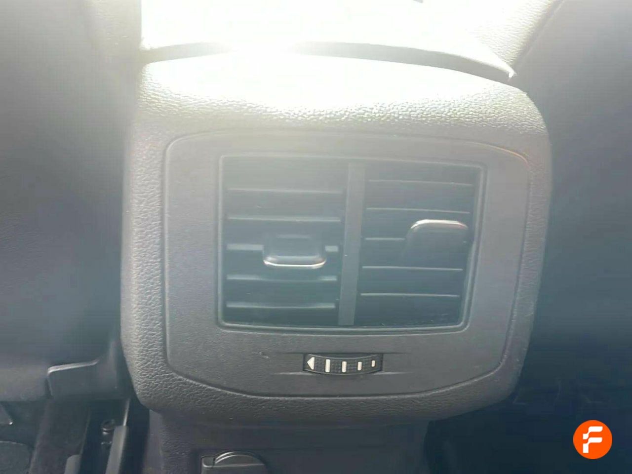 Foto Volkswagen T-Roc 32