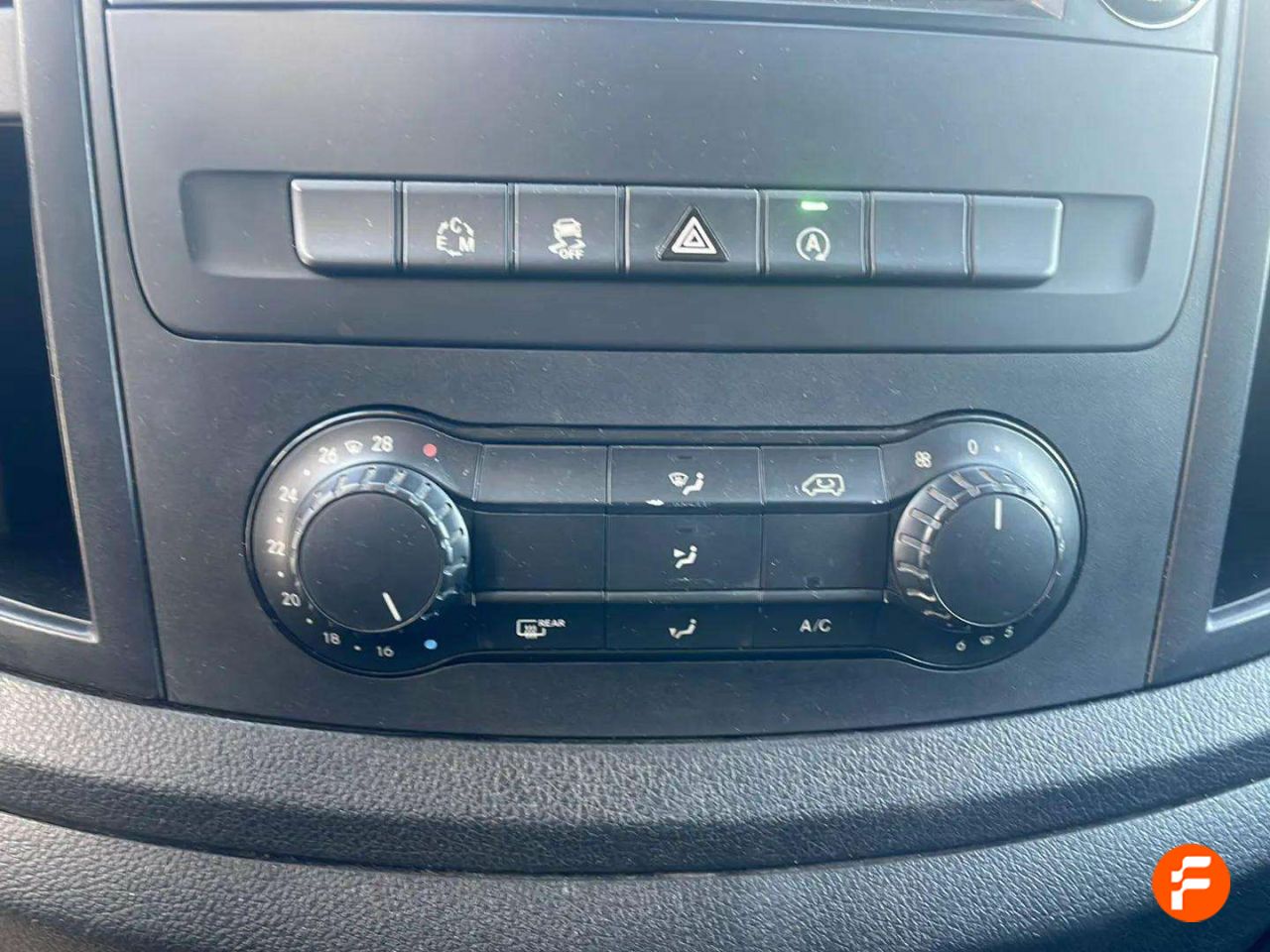 Foto Mercedes-Benz Vito 28