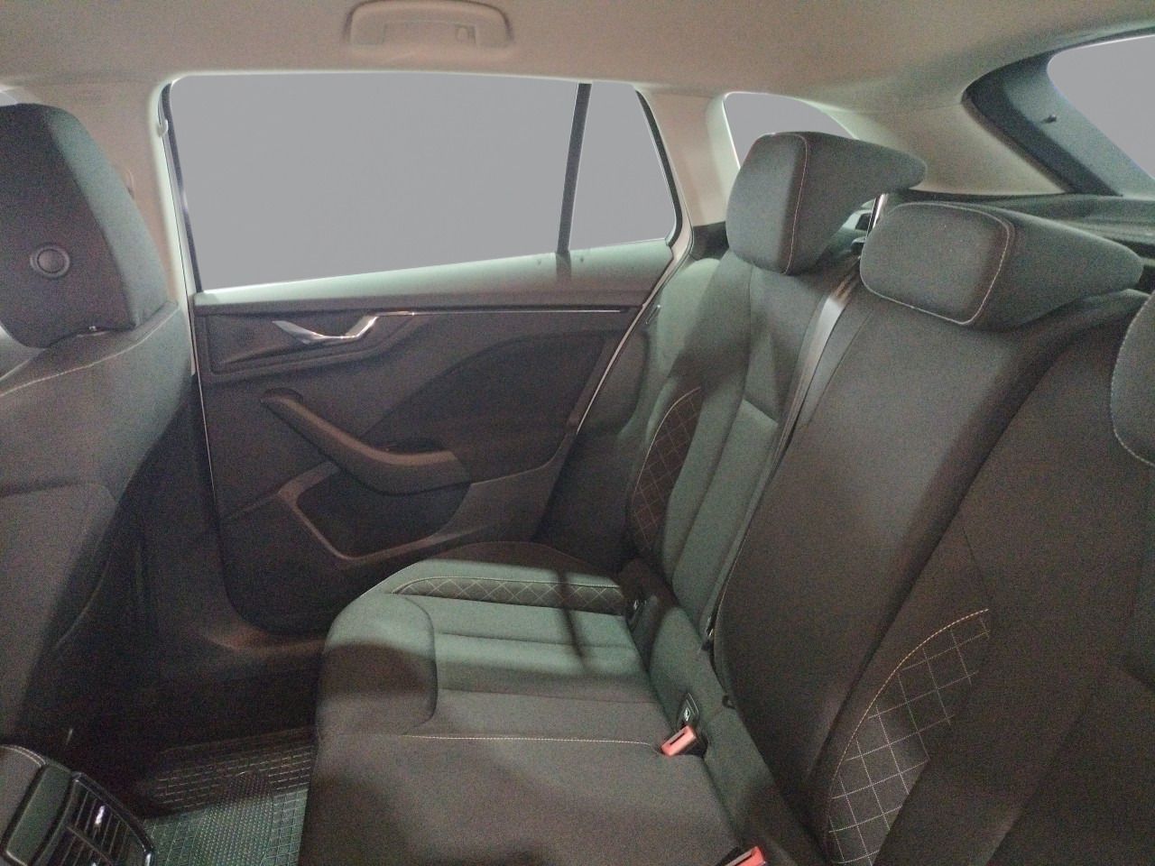 Foto Skoda Scala 10