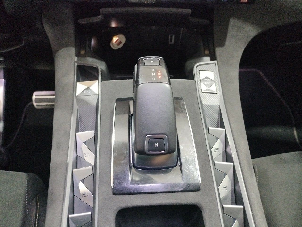 Foto DS Automobiles DS 7 18