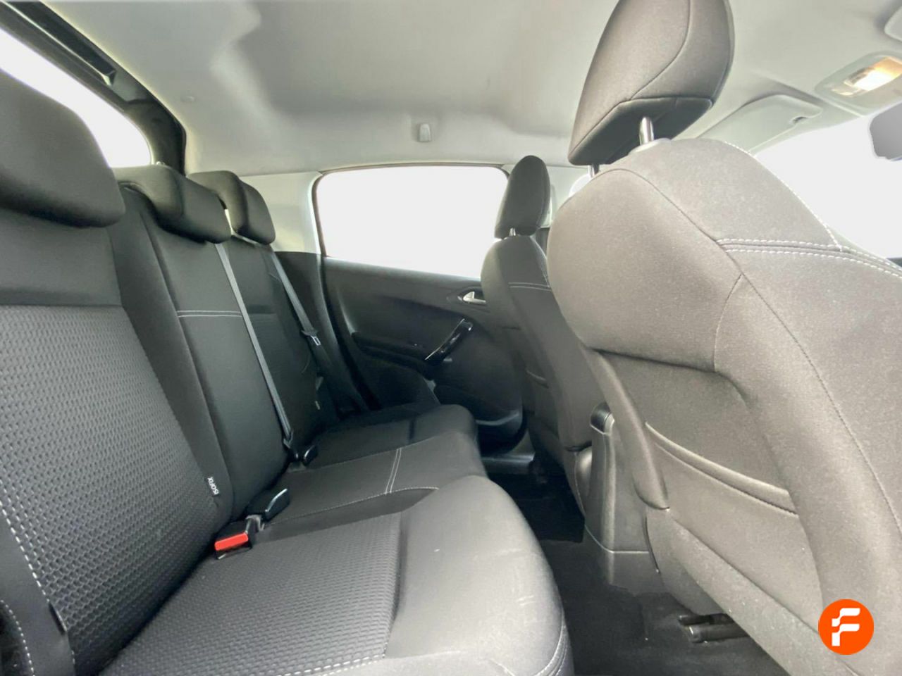Foto Peugeot 208 15