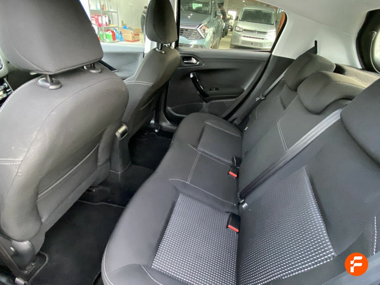 Foto Peugeot 208 17