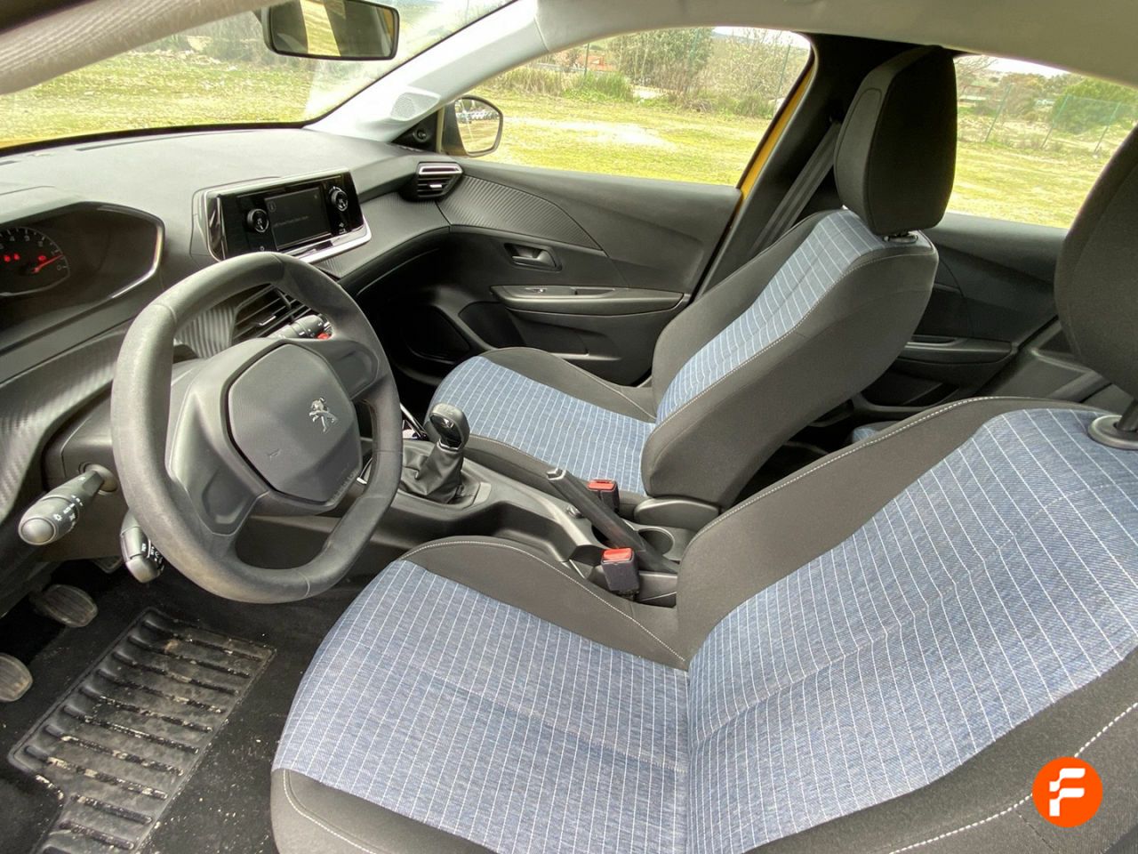 Foto Peugeot 208 17