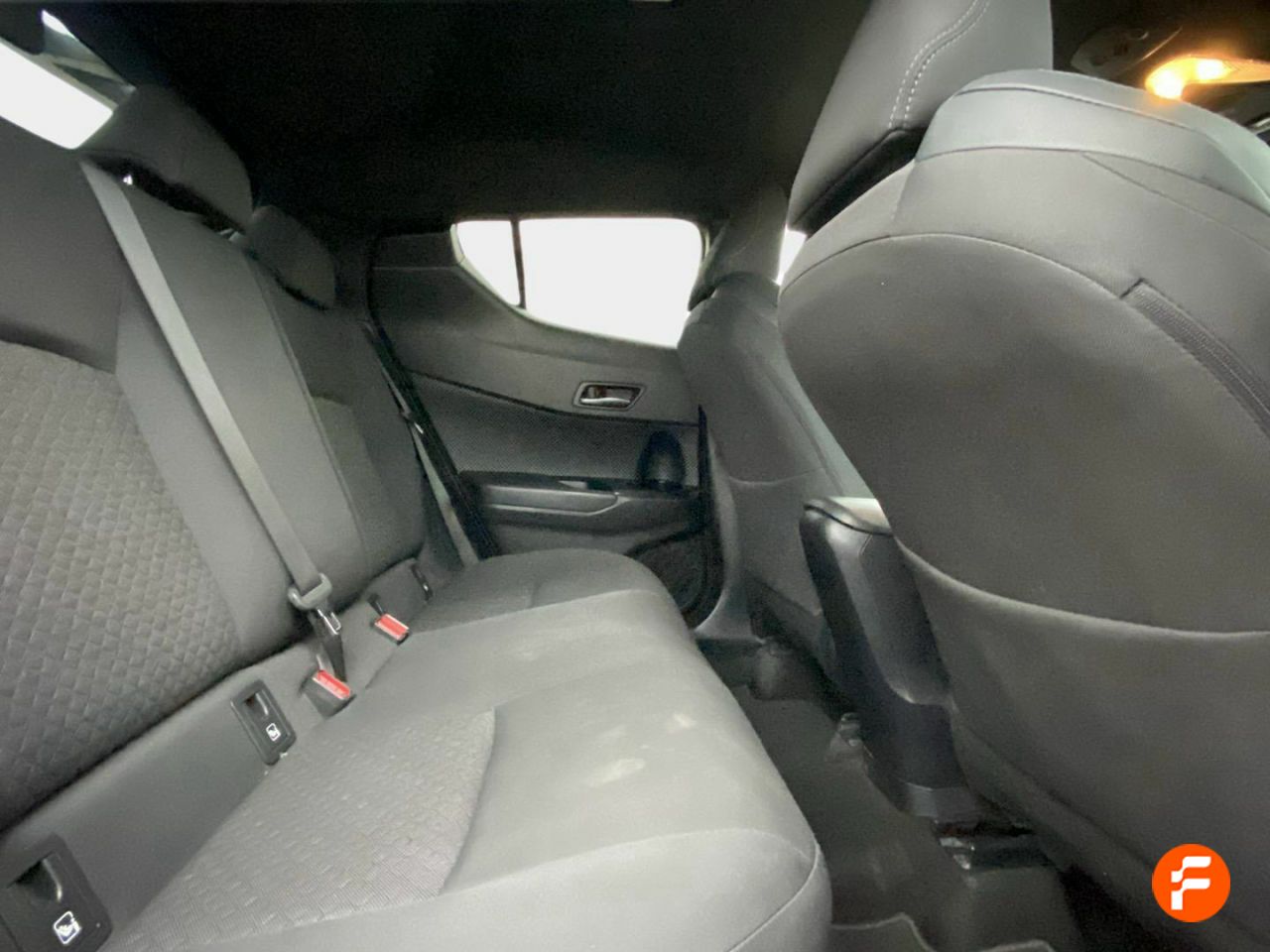 Foto Toyota C-HR 14