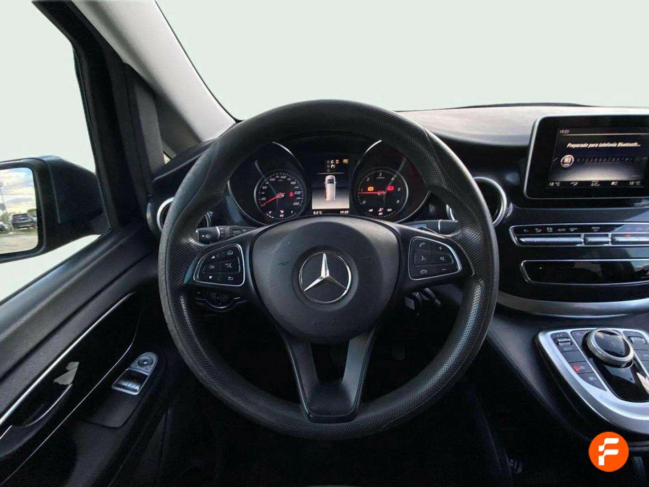 Foto Mercedes-Benz Clase V 12