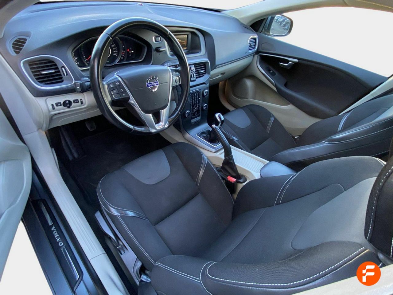 Foto Volvo V40 17