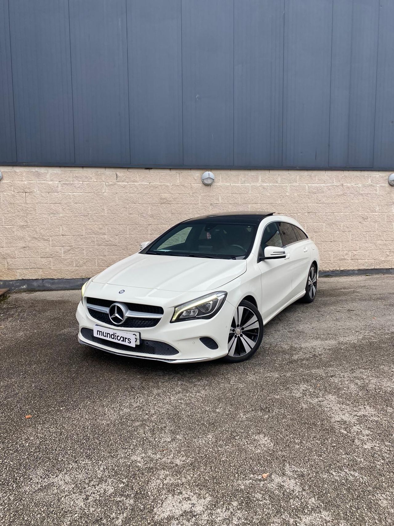 Foto Mercedes-Benz Clase CLA 4