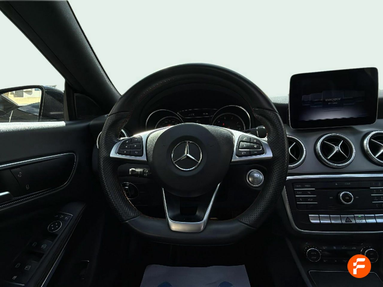 Foto Mercedes-Benz Clase CLA 14