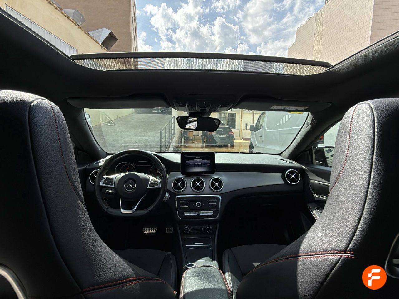 Foto Mercedes-Benz Clase CLA 16