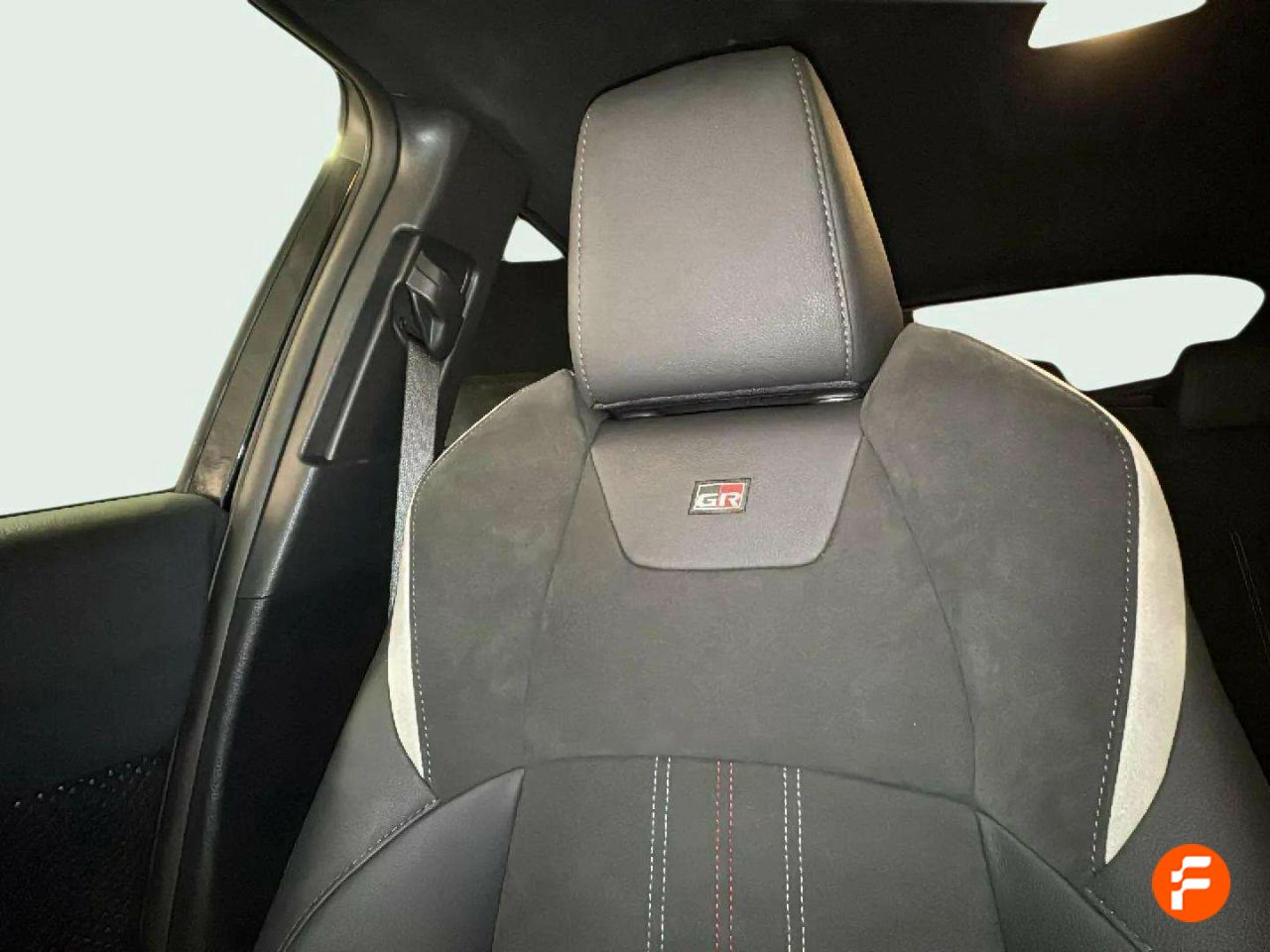 Foto Toyota C-HR 18